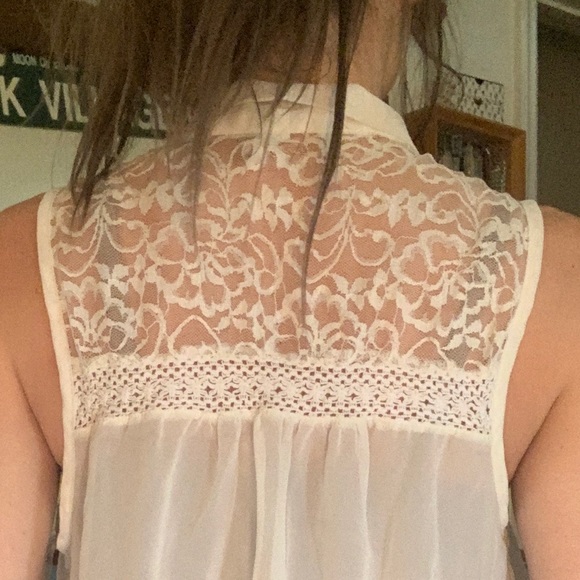 🥰 Live 4 Truth White Sleeveless Lace w/ Necktie - Picture 12 of 15